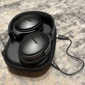 Bose Quite Comfort Noise Canceling Headphones Bluetooth